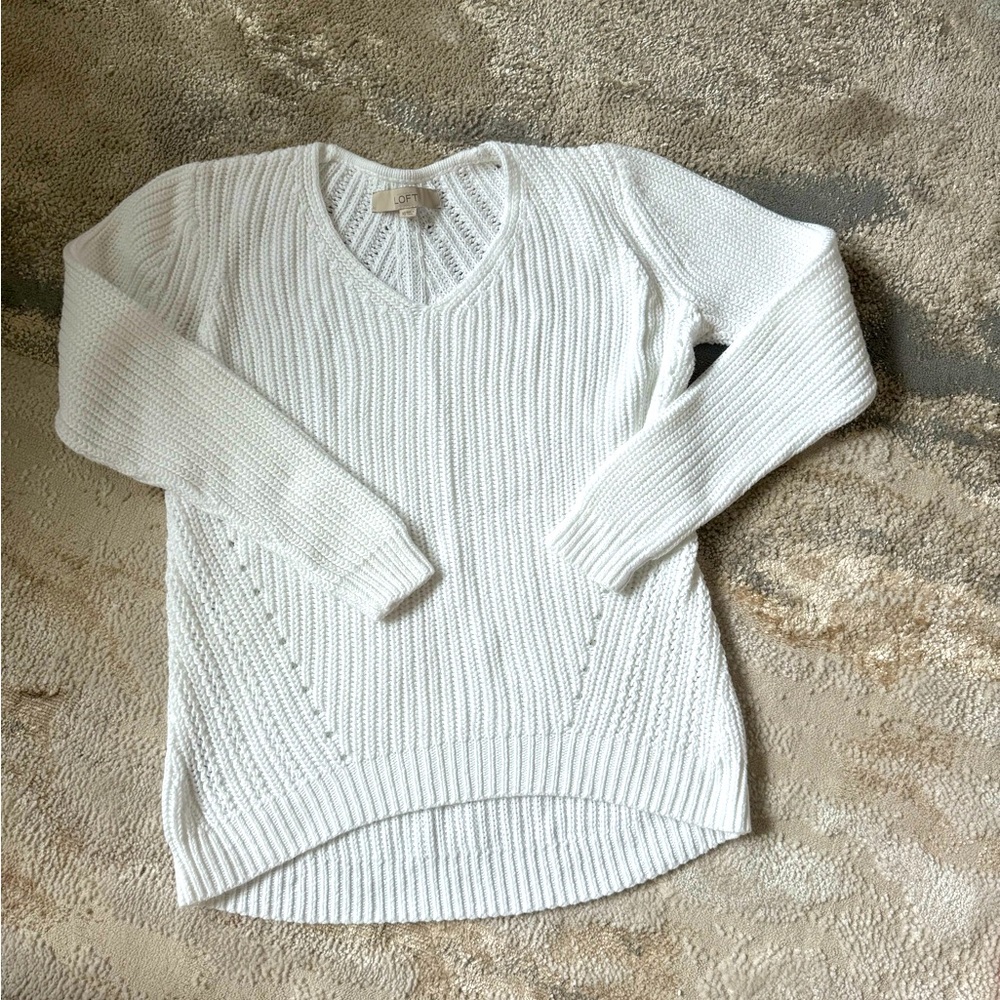 LOFT knit white v-neck sweater size xs